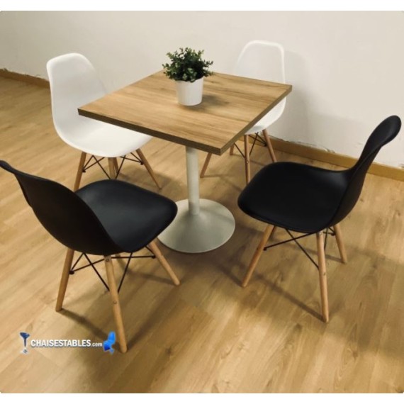 Conjointe de 4 Chaise CASUAL et Table F WHITE carree