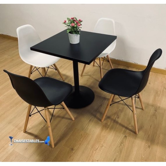 Conjointe de 4 Chaise CASUAL et Table F WHITE carree
