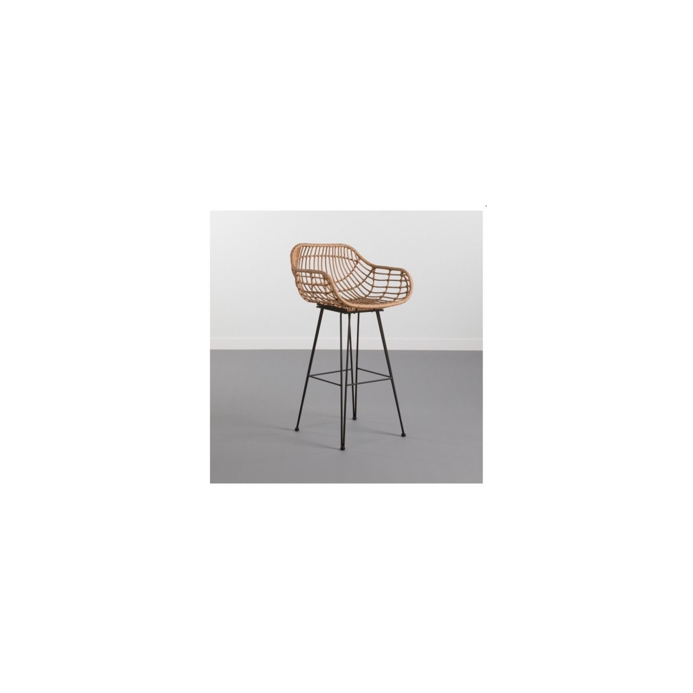 Tabouret KENIA avec accoudoirs.
